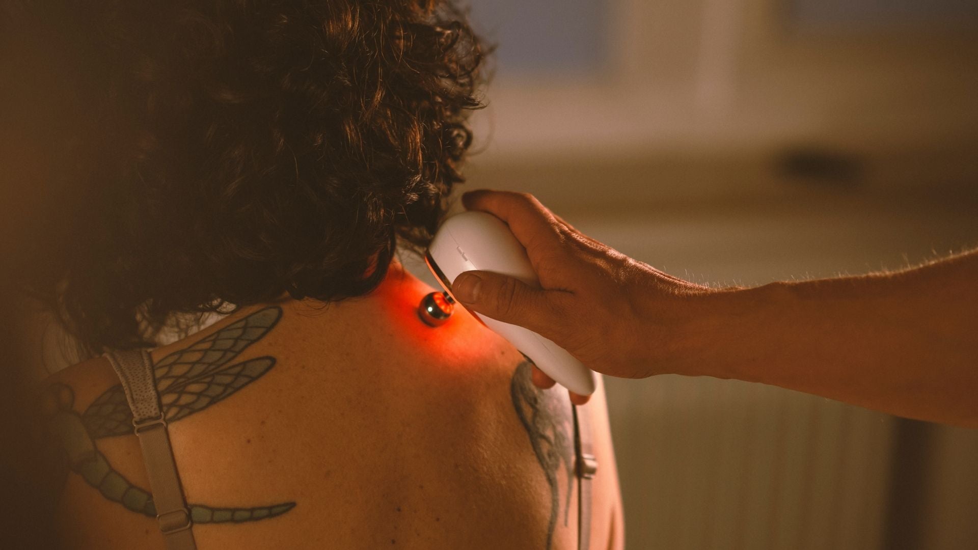 Tragbares Therapiegerät zur Faszienlockerung und Tiefengewebsmassage